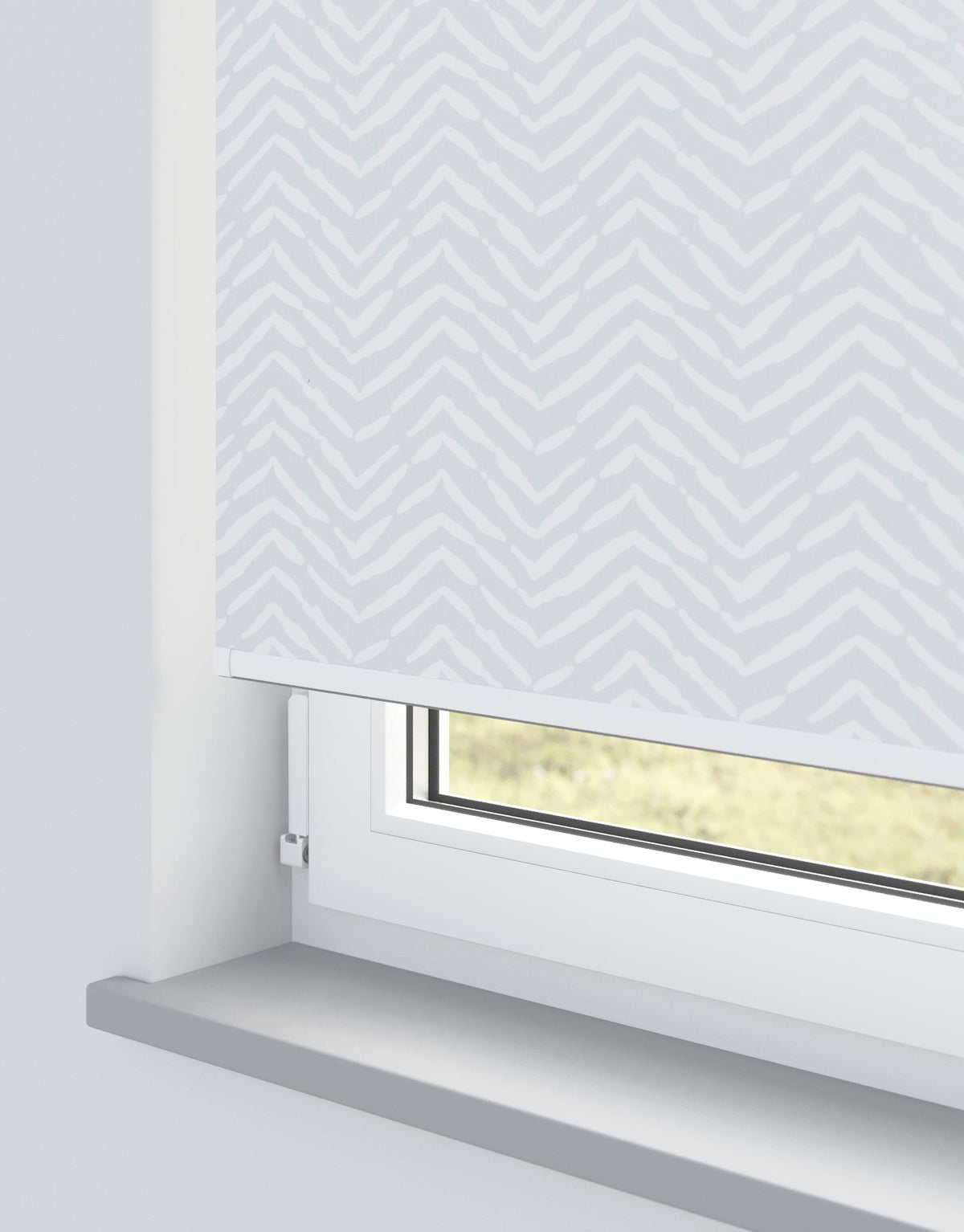 Makira Glacier Electrical Roller Blind